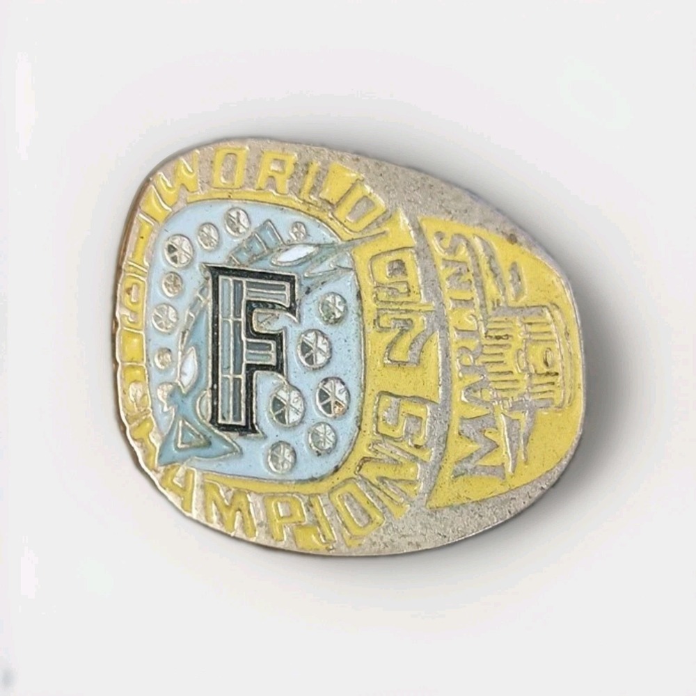 Florida Marlins 1997 World Series Champions Ring Lapel Jacket Hat Pin Pinback